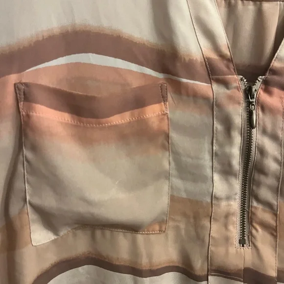 Torrid Georgette 3 3x PInk Watercolor Print Top Vneck Short Sleeve Lightweight - Picture 3 of 9